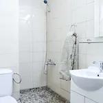 كالار يوجين كارادا ستريت شقة *