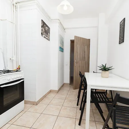 Color Eugen Carada St Apartment Bukarest