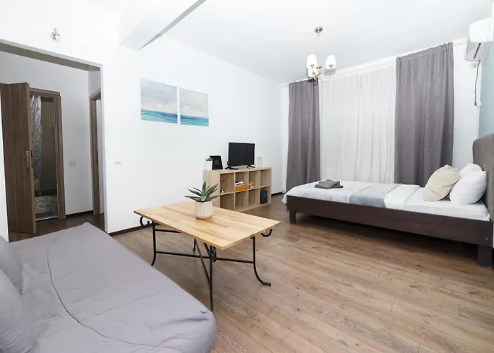 Color Eugen Carada St Бухарест