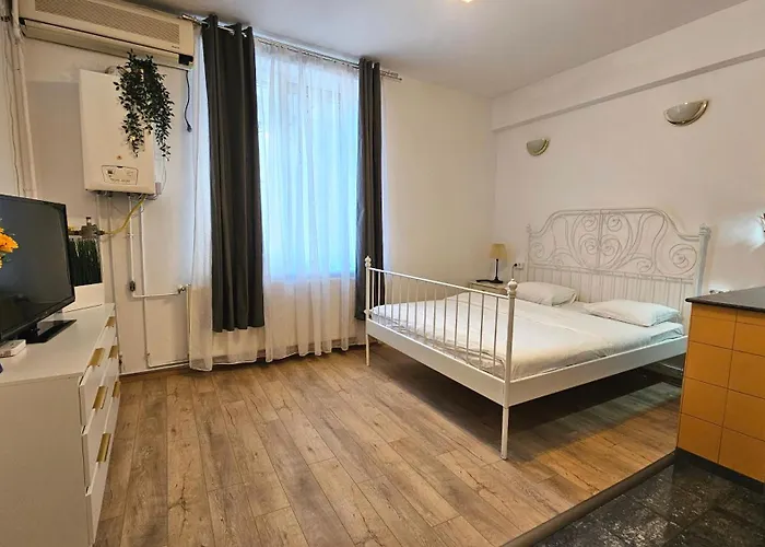 Apartament Color Eugen Carada St