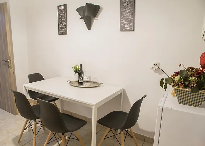 Apartamento Color Eugen Carada St *