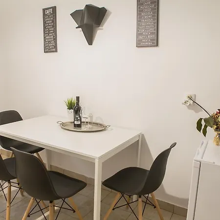 Appartement Color Eugen Carada St *