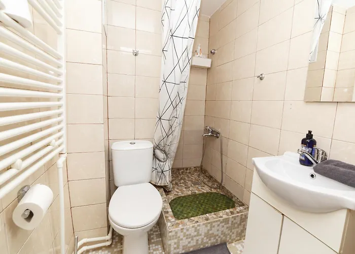 كالار يوجين كارادا ستريت